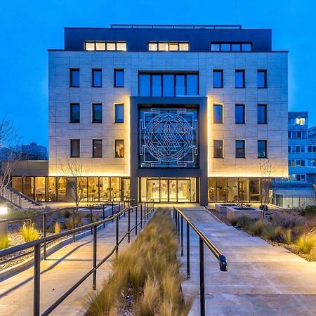 Raj Zdravia Hotel Братислава Екстериор снимка