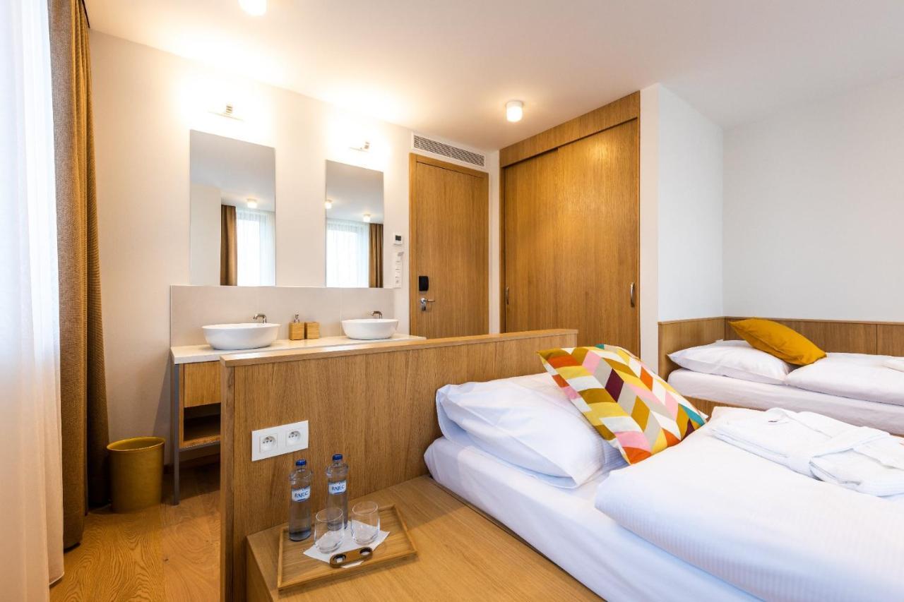 Raj Zdravia Hotel Братислава Екстериор снимка