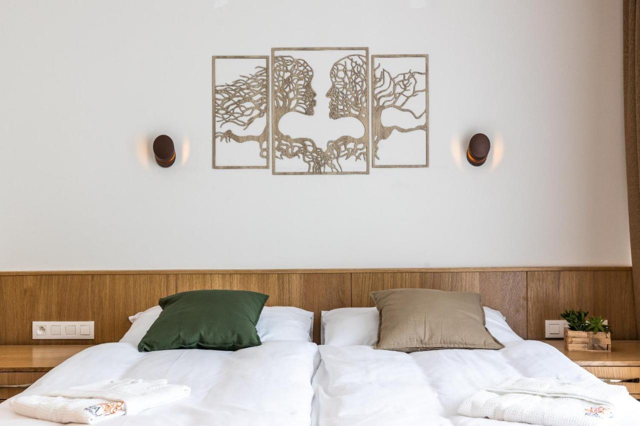 Raj Zdravia Hotel Братислава Екстериор снимка