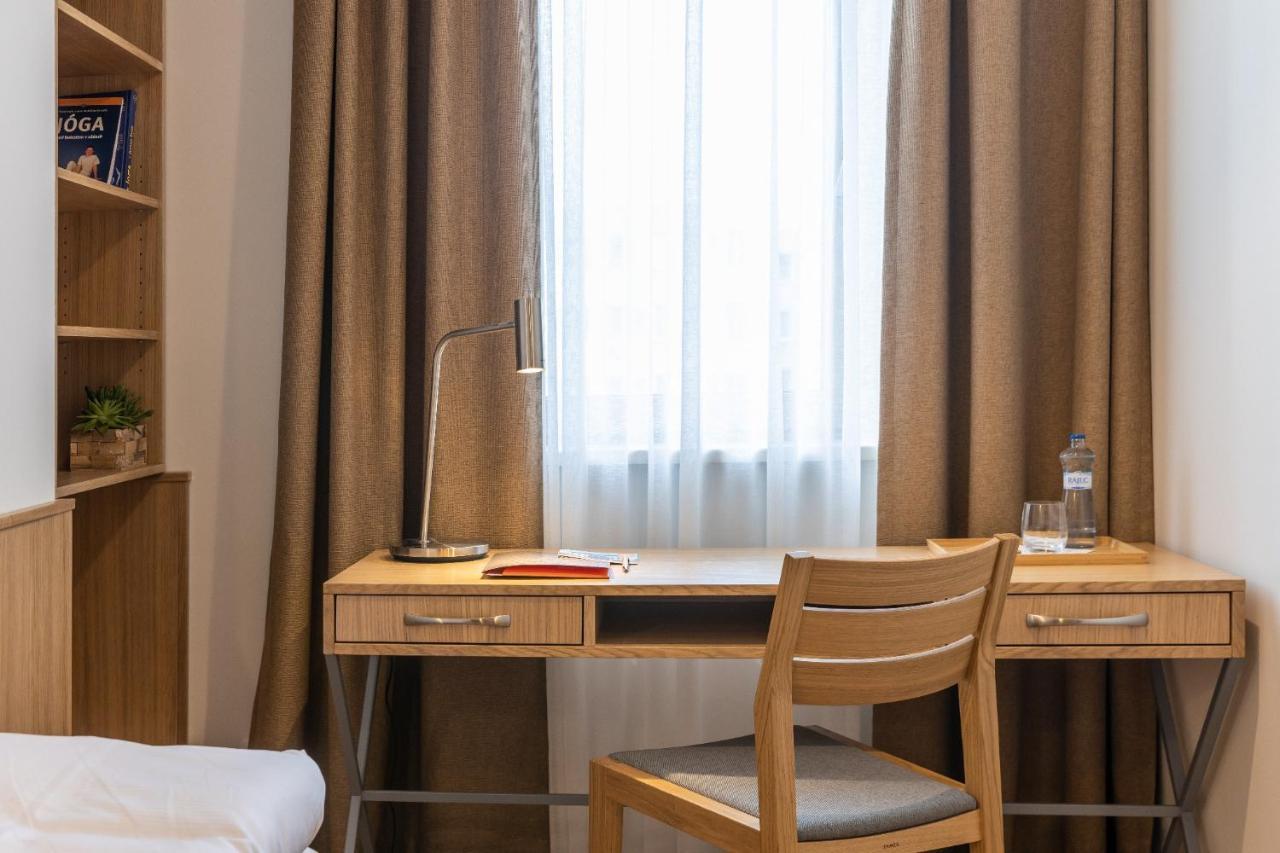 Raj Zdravia Hotel Братислава Екстериор снимка