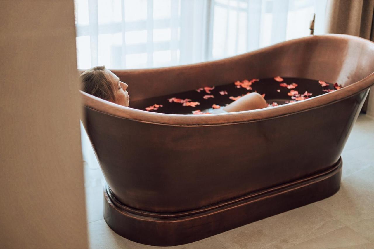 Raj Zdravia Hotel Братислава Екстериор снимка