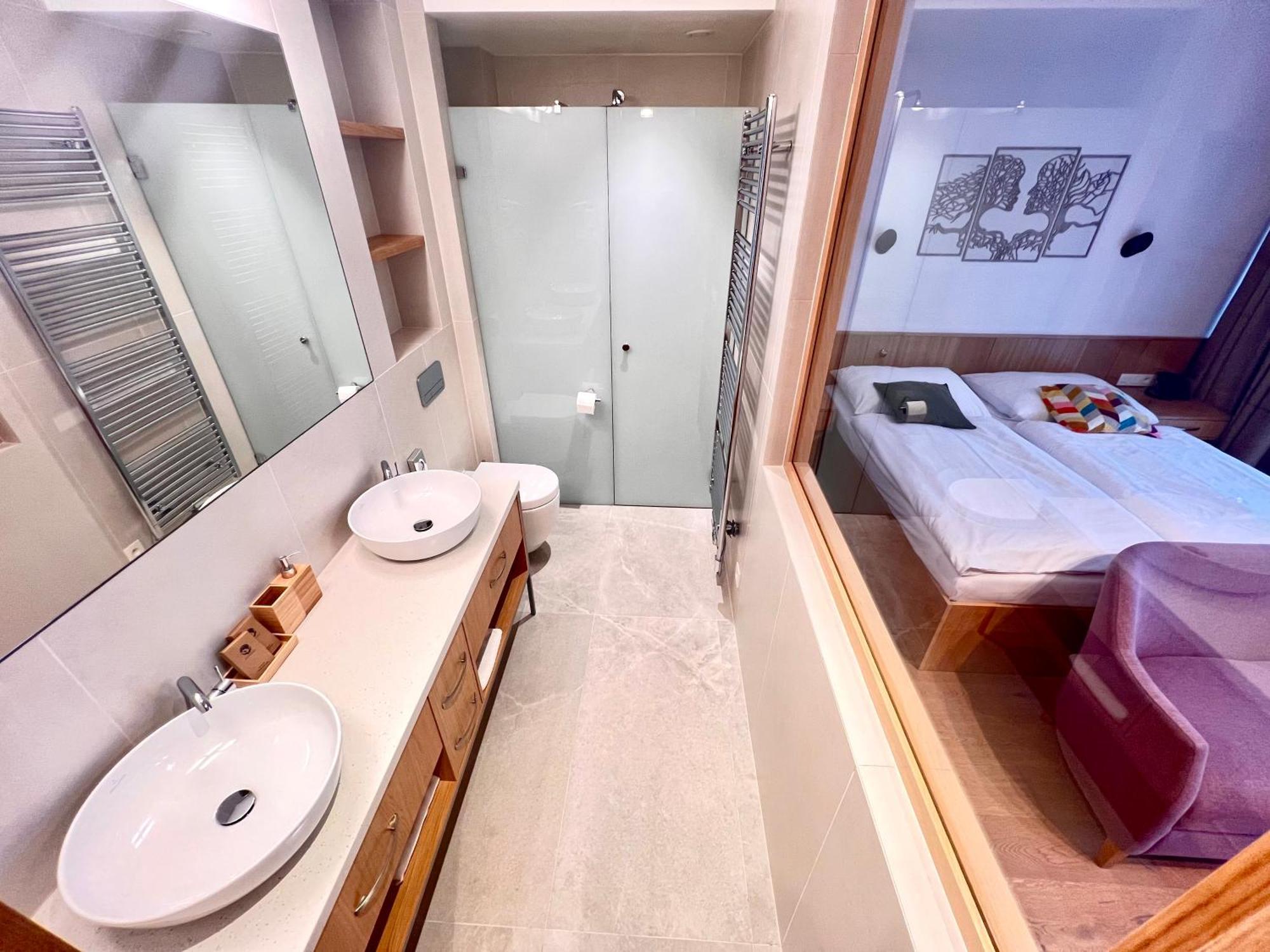 Raj Zdravia Hotel Братислава Екстериор снимка