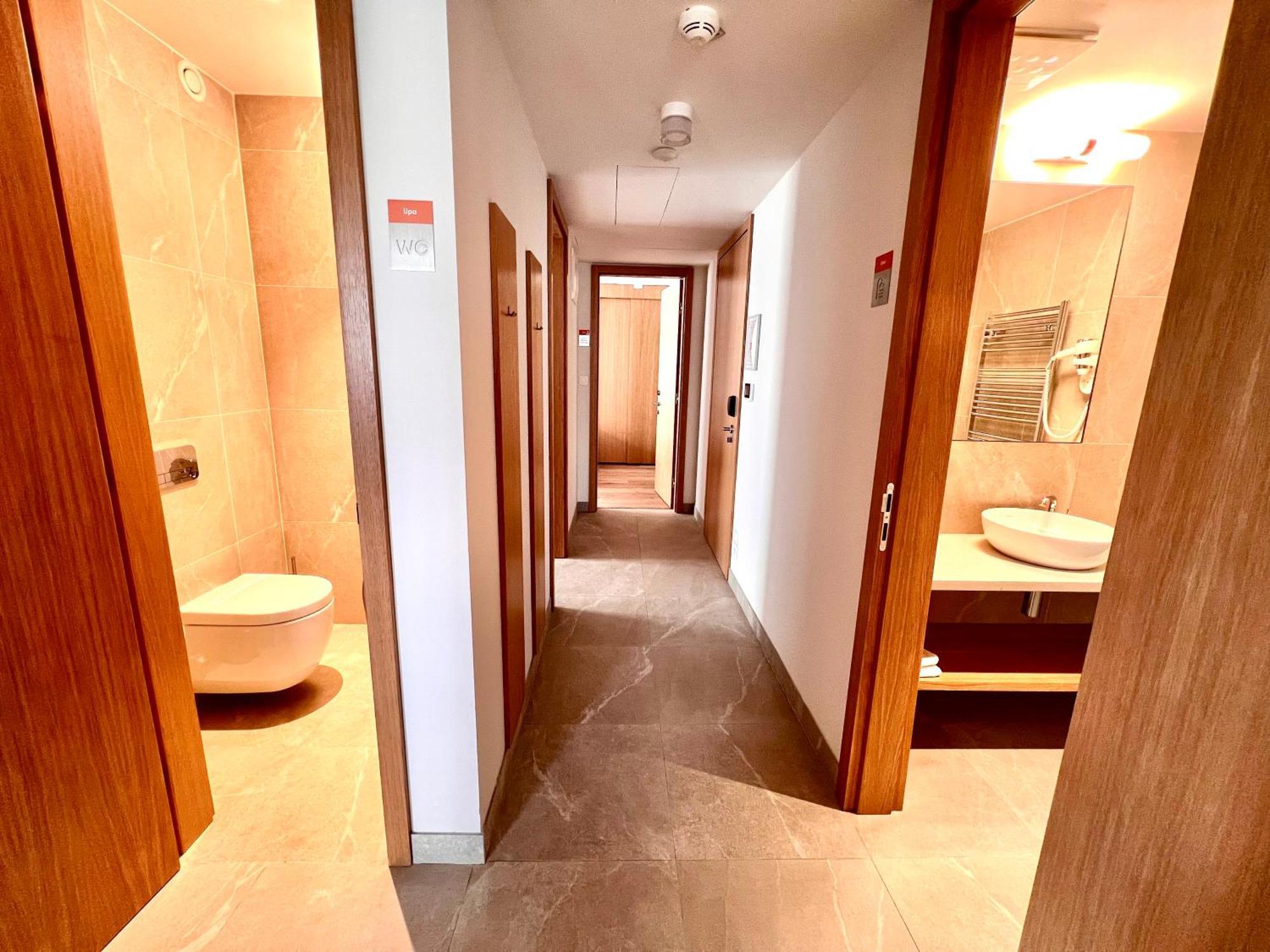 Raj Zdravia Hotel Братислава Екстериор снимка