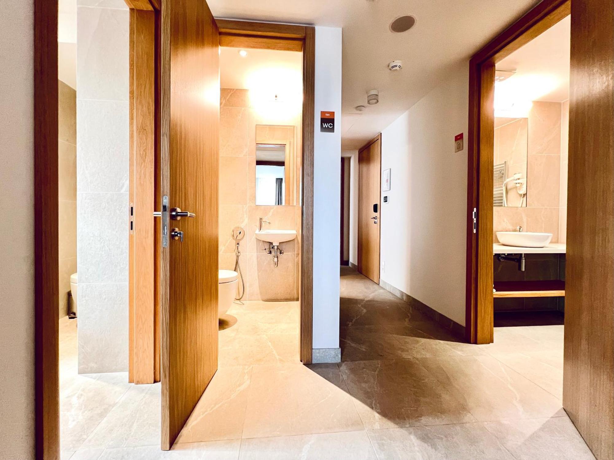 Raj Zdravia Hotel Братислава Екстериор снимка