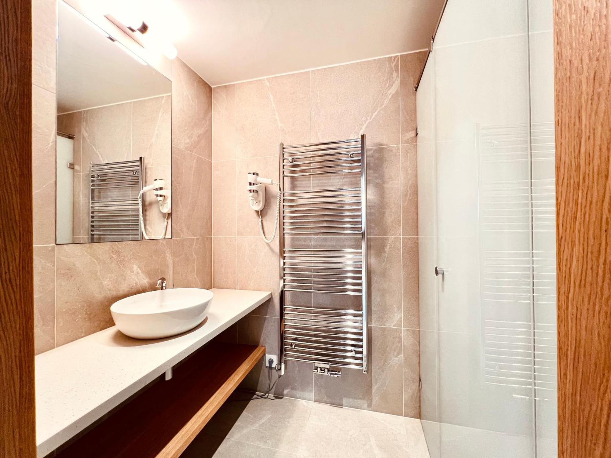 Raj Zdravia Hotel Братислава Екстериор снимка