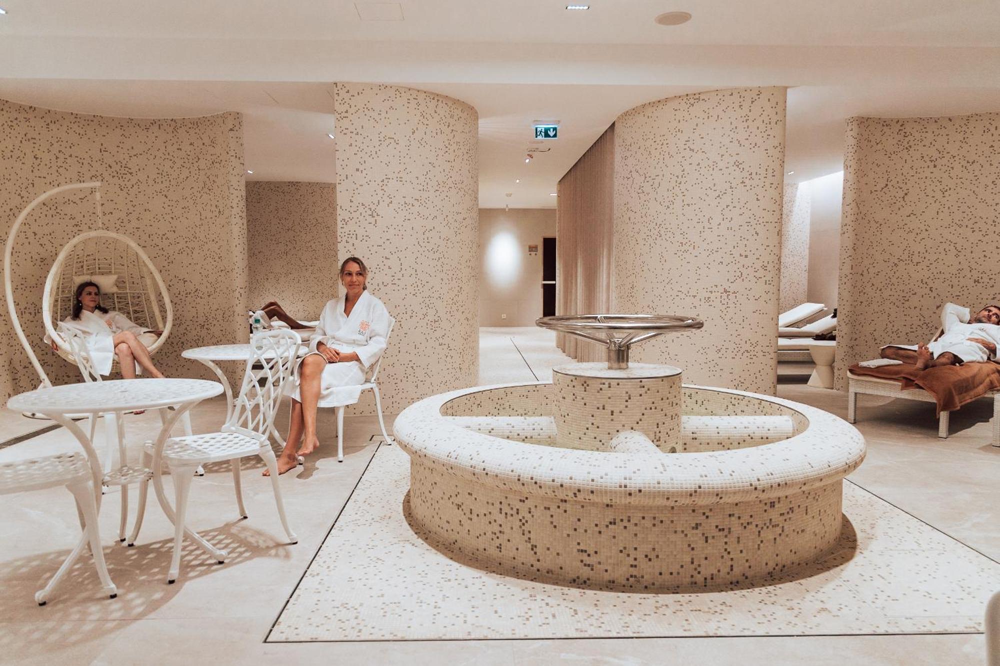 Raj Zdravia Hotel Братислава Екстериор снимка