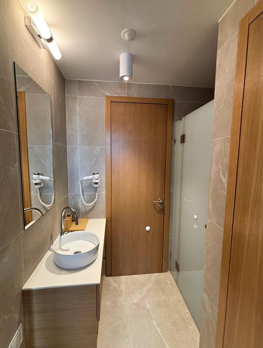 Raj Zdravia Hotel Братислава Екстериор снимка